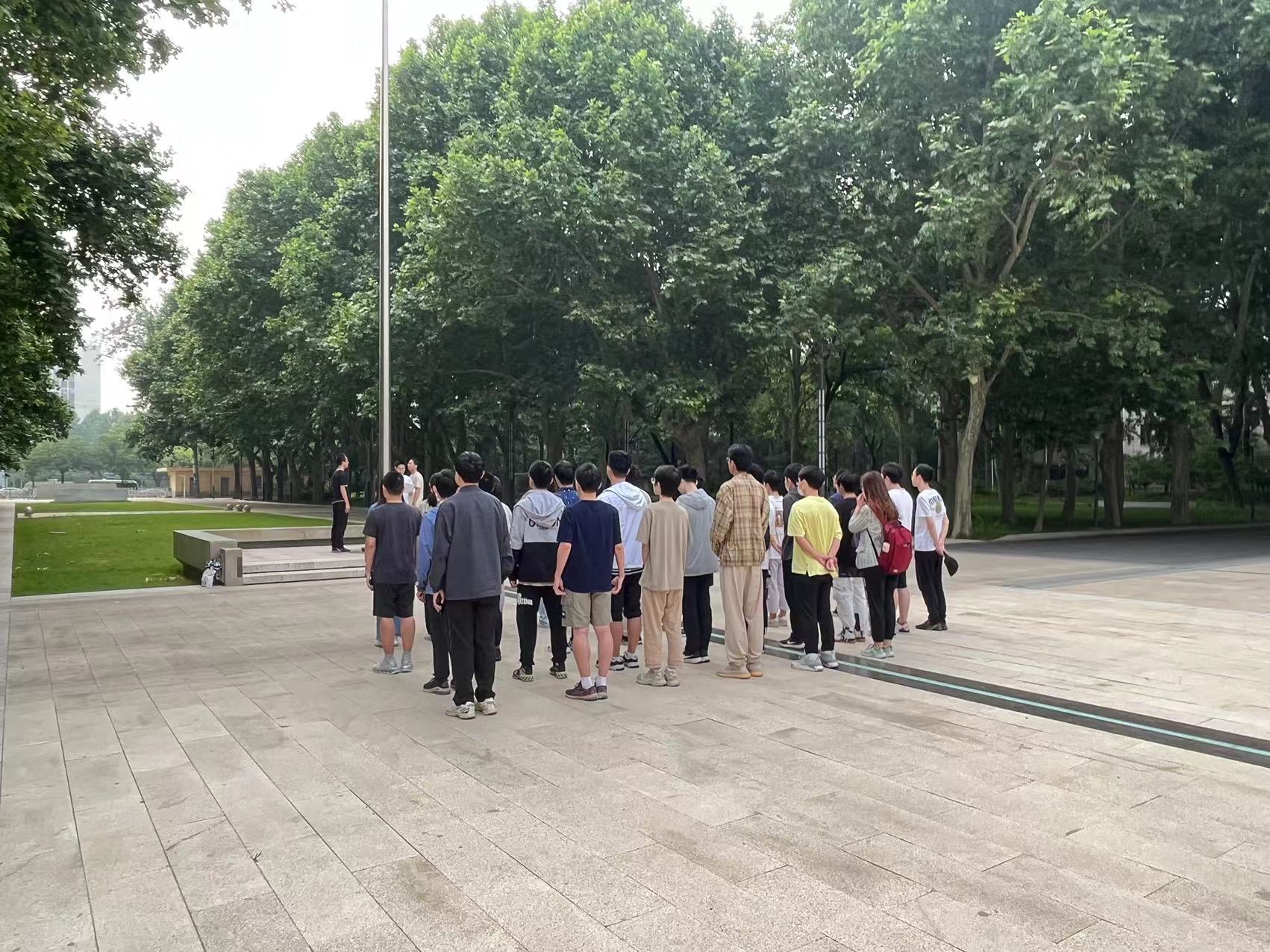 164351685506227_.pic